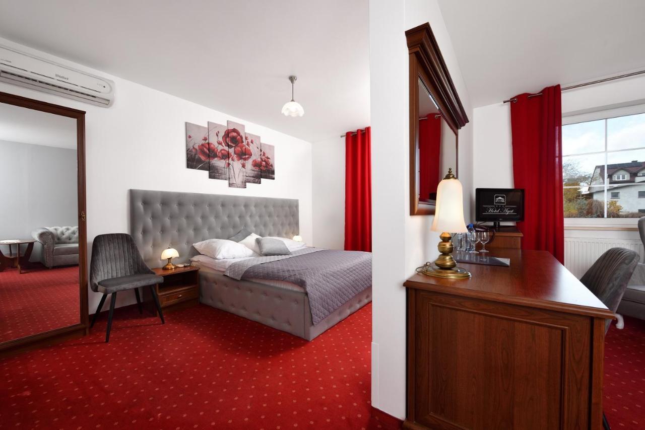 Hotel Agat พิยอตตูร์กุฟ เทรบูนัลสกี ภายนอก รูปภาพ